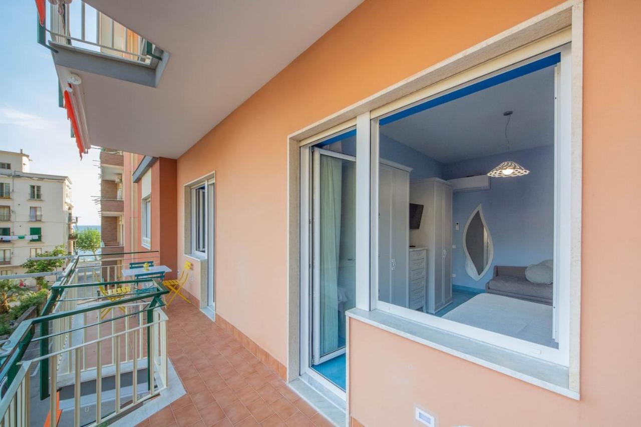 La Casa Del Poeta - Appartamento Positano Maiori Exterior foto